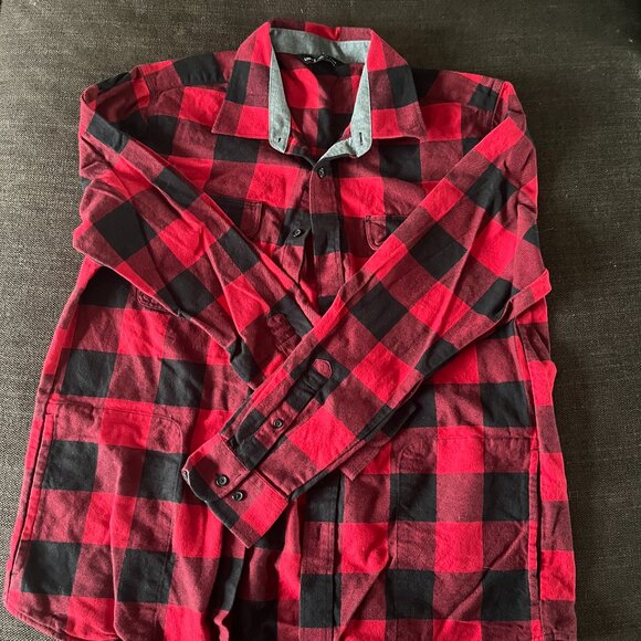 Linus Tech Tips Red Plaid Flannel - Picture 2 of 3